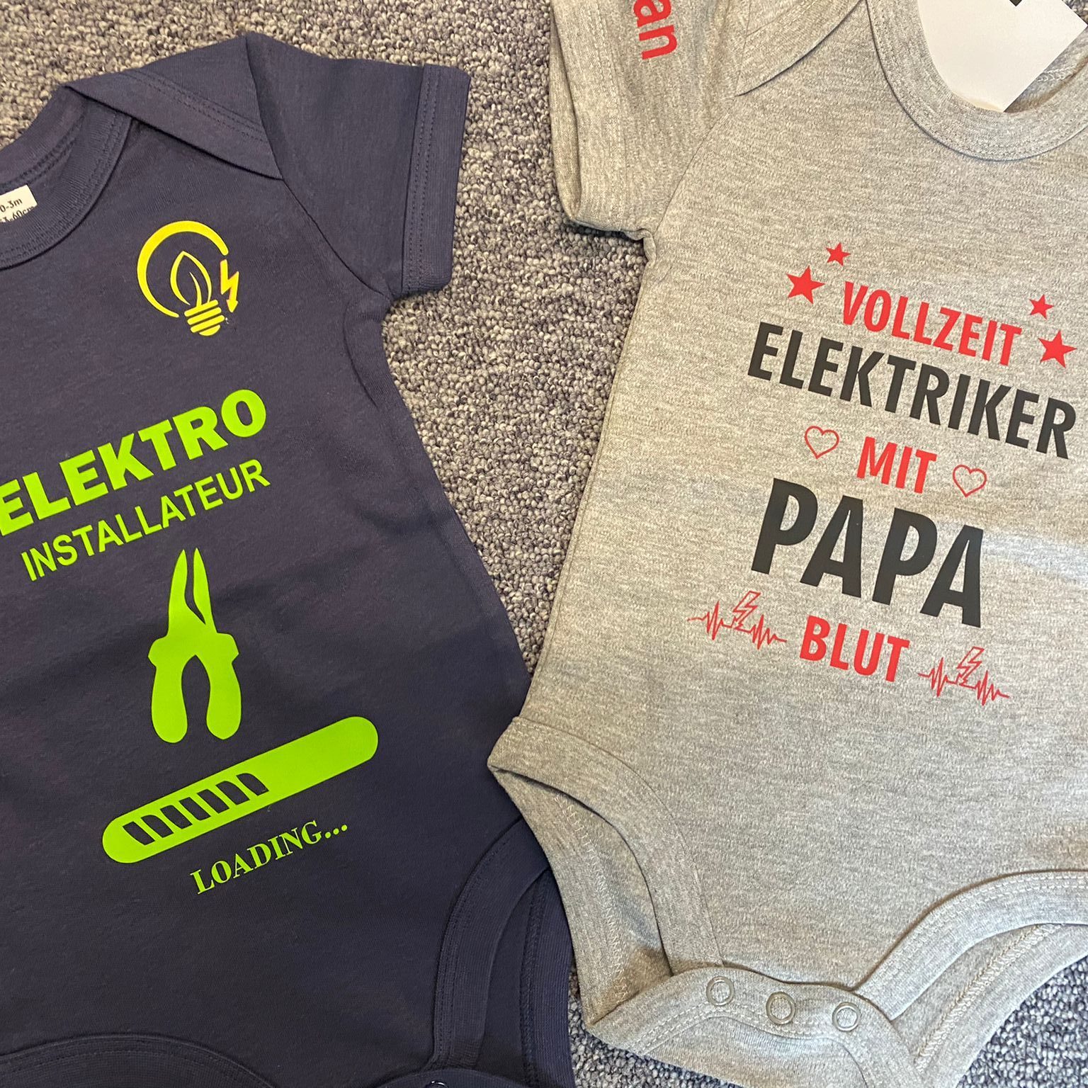 Zwei personalisierte Bodys